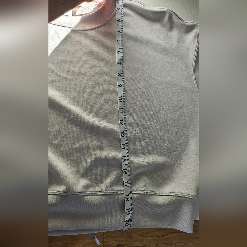 Lululemon Softstreme Perfectly Oversized Cropped Size 8 - Picture 9 of 9